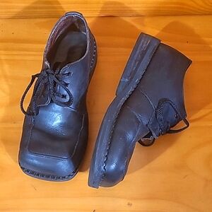 Vibram Square Toe Loafers 🖤